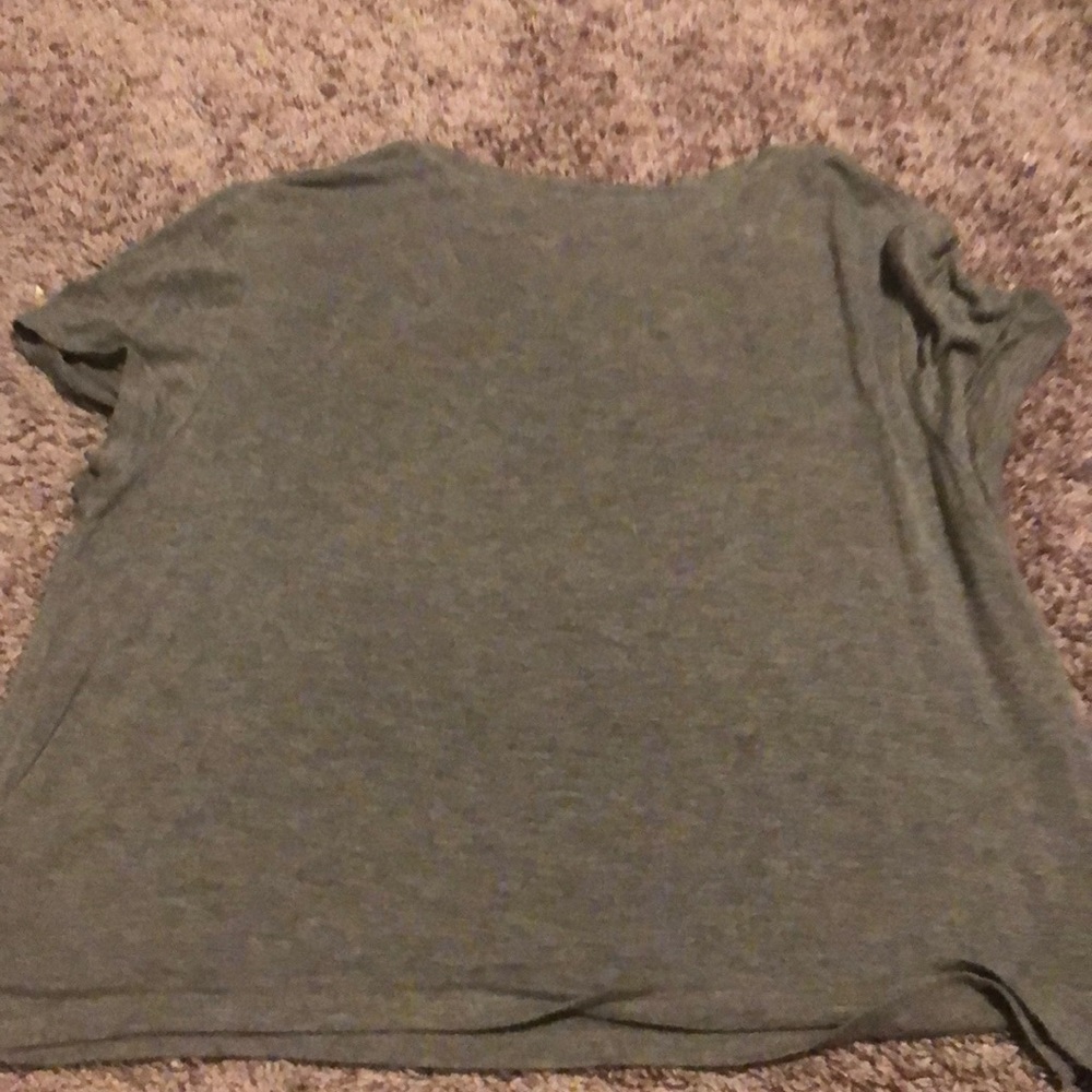 basic, floral tee - Picture 4 of 4
